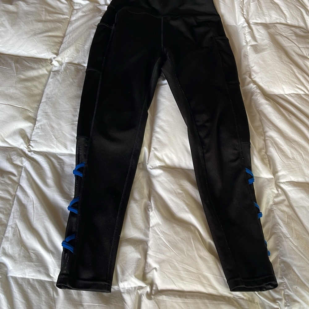 Women’s Workout Capris With Pockets Size Medium